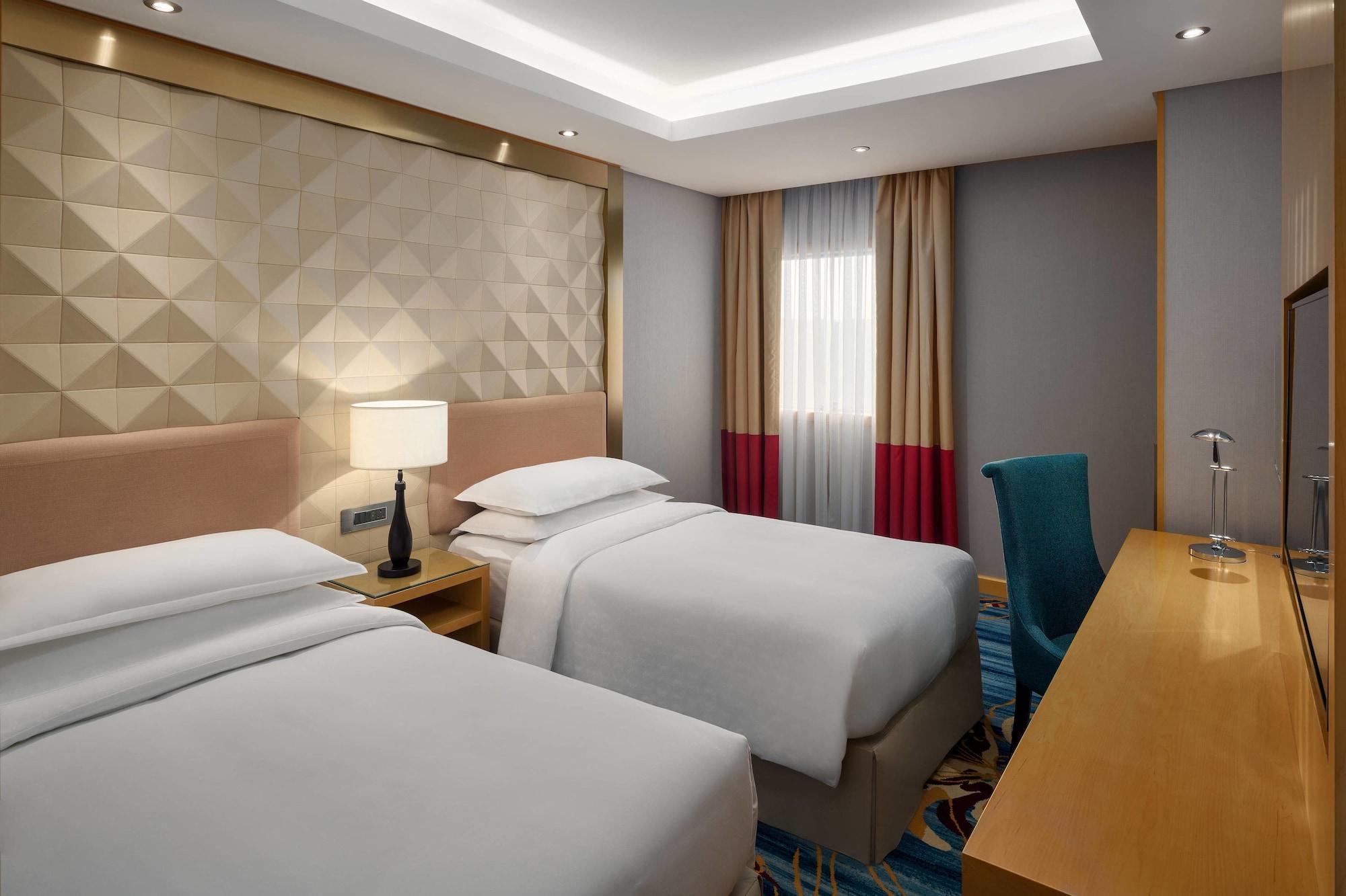 فندق شيراتون مكة جبل الكعبة المظهر الخارجي الصورة A guest room at the hotel